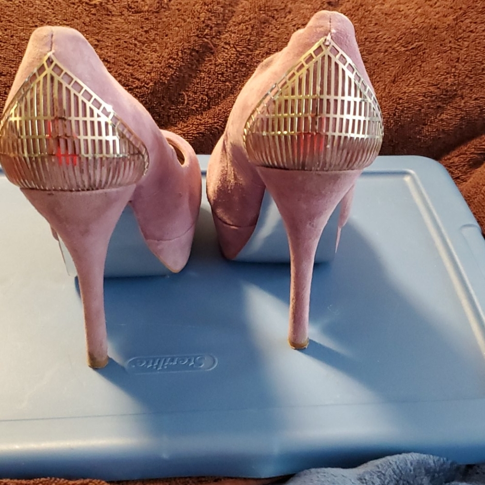 Heels - Picture 4 of 4